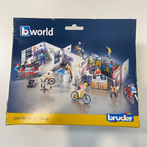 Bruder Bworld Bike Workshop Playset W/ Accessories & Cyclist Figurine 1:16 Scale - Picture 1 of 8